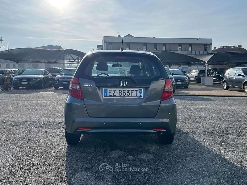 Usata Honda Jazz Trend 90 CV (66 kW) 2015 Grigio Utilitaria