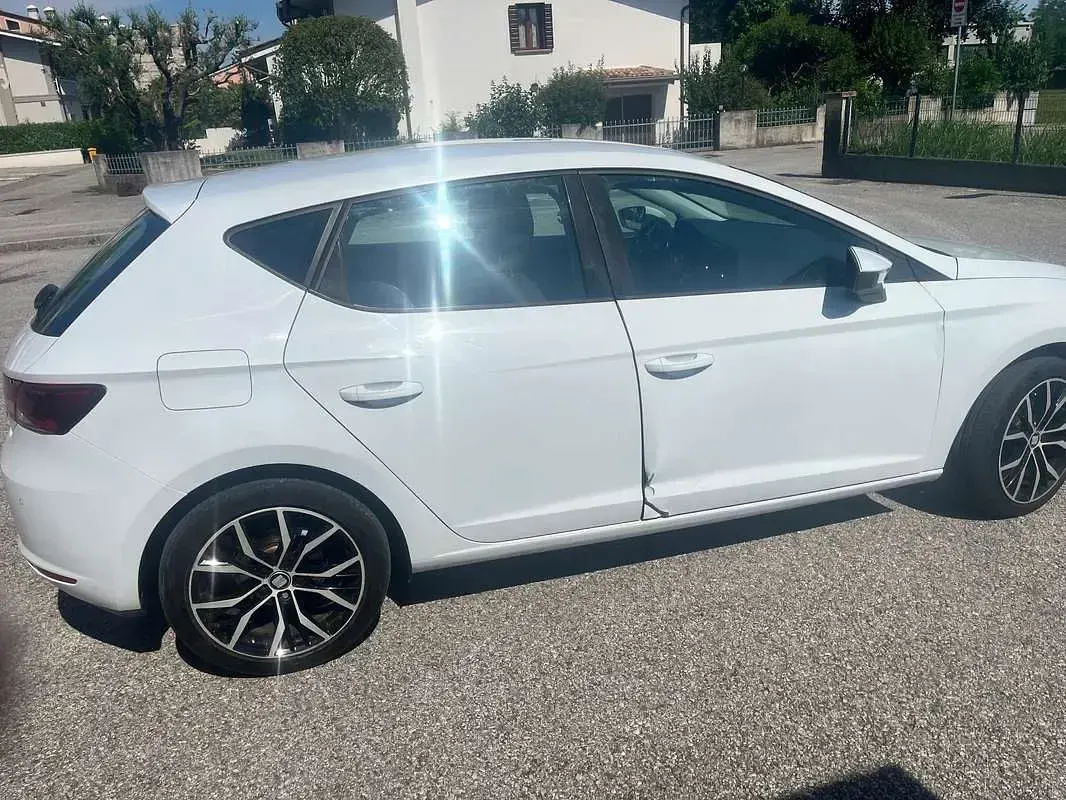 Usata Seat Leon Style 110 CV (80 kW) 2017 Bianco Berlina