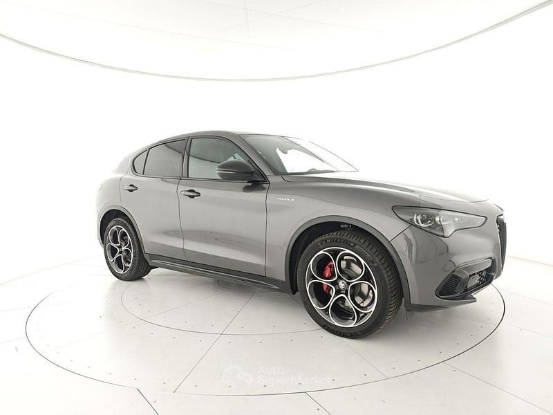 Gray Nuova 2025 Alfa Romeo Stelvio Veloce SUV | 47.900 € (Ottimo prezzo) - Immagine 1/4