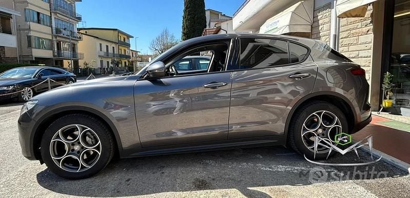 Usata Alfa Romeo Stelvio Executive 180 CV (132 kW) 2018 Grigio SUV