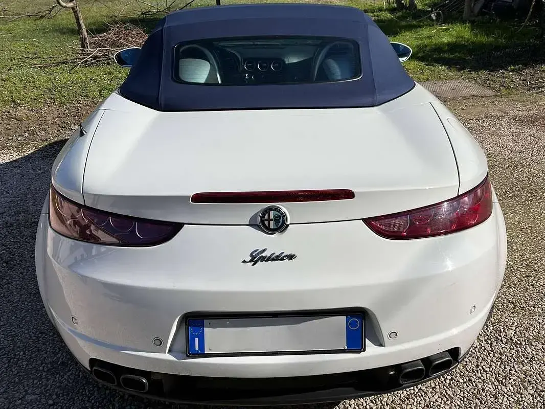 Usata Alfa Romeo Spider 209 CV (153 kW) 2009 Bianco Cabrio