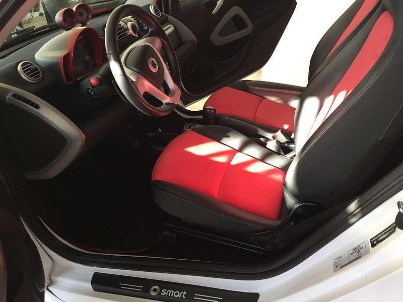 Usata Smart ForTwo Cabrio Pulse 84 CV (61 kW) 2012 Bianca capote rossa Cabrio