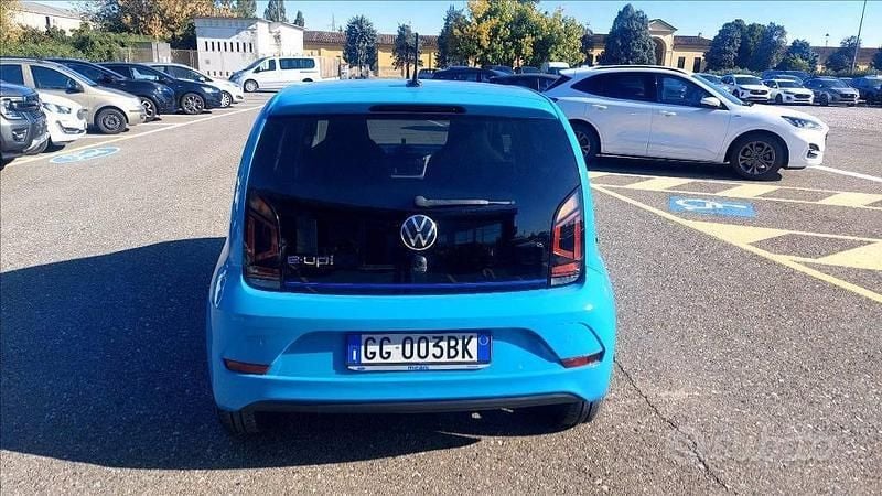Usata VW e-up! 61 kW (83 CV) 2021 Azzurro Utilitaria