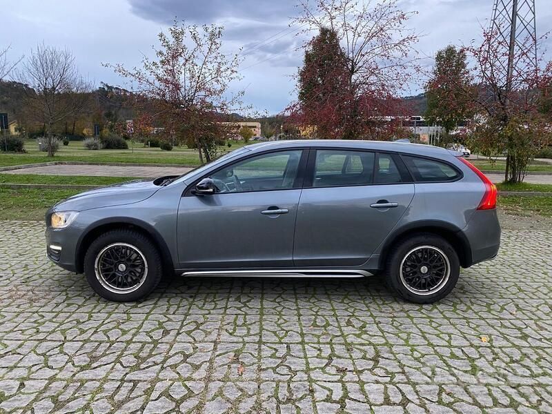 Usata Volvo V60 CC 150 CV (110 kW) 2018 Station wagon