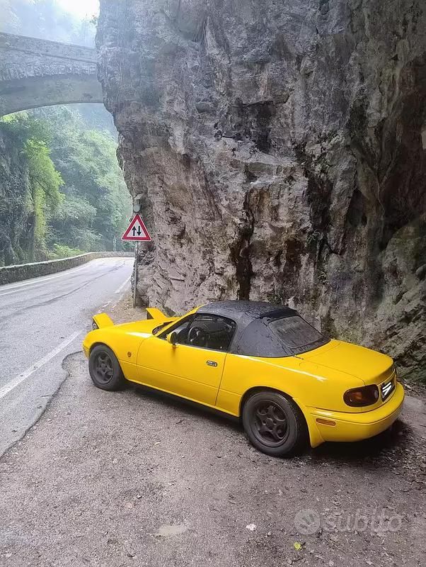 Usata Mazda MX5 90 CV (66 kW) 1995 Giallo Cabrio