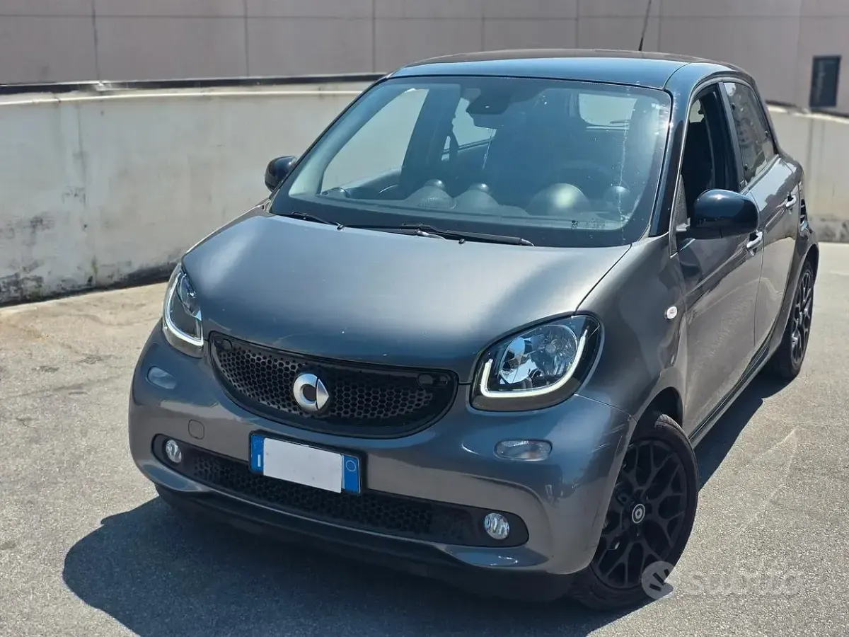 Usata Smart ForFour Prime 71 CV (52 kW) 2016 Grigio Utilitaria