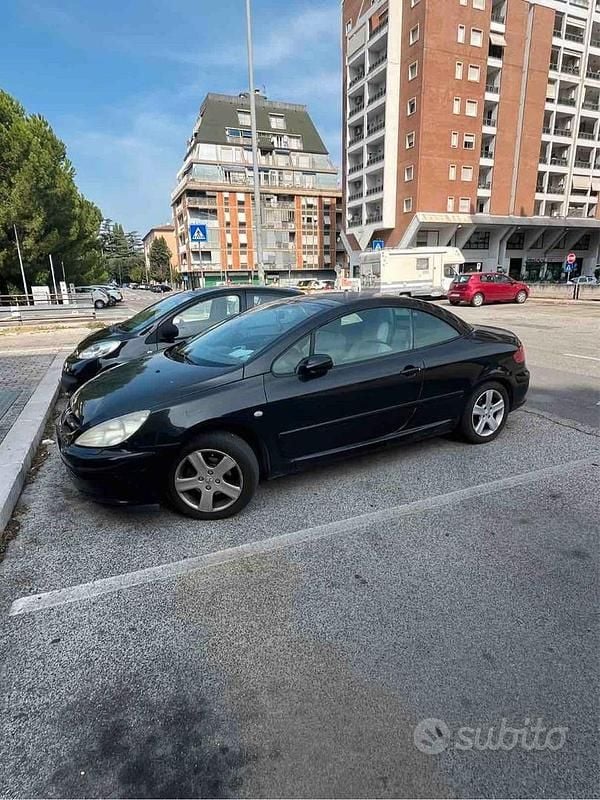 Usata Peugeot 307 CC 109 CV (80 kW) 2005 Nero Cabrio
