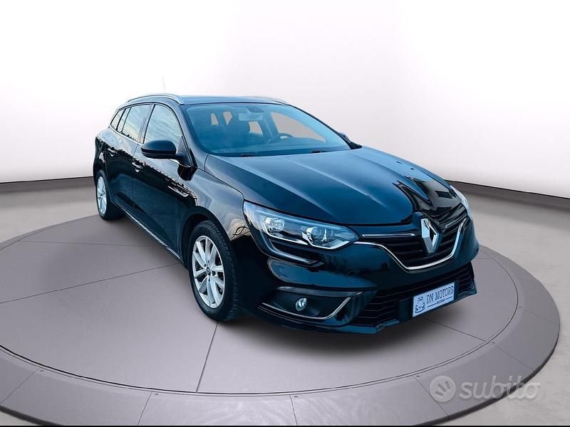 Nero Usata 2017 Renault Mégane IV Tre volumi | 8900 € (Ottimo prezzo) - Immagine 1/4