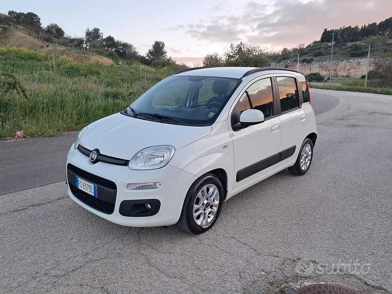 Usata Fiat Panda Lounge 95 CV (69 kW) 2018 Bianco Utilitaria