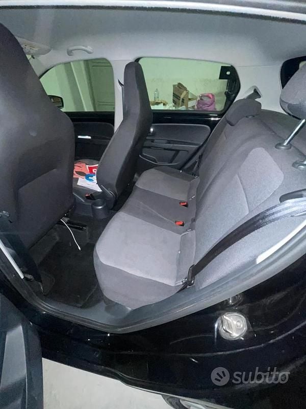 Usata VW up! 60 CV (44 kW) 2016 Nero Utilitaria