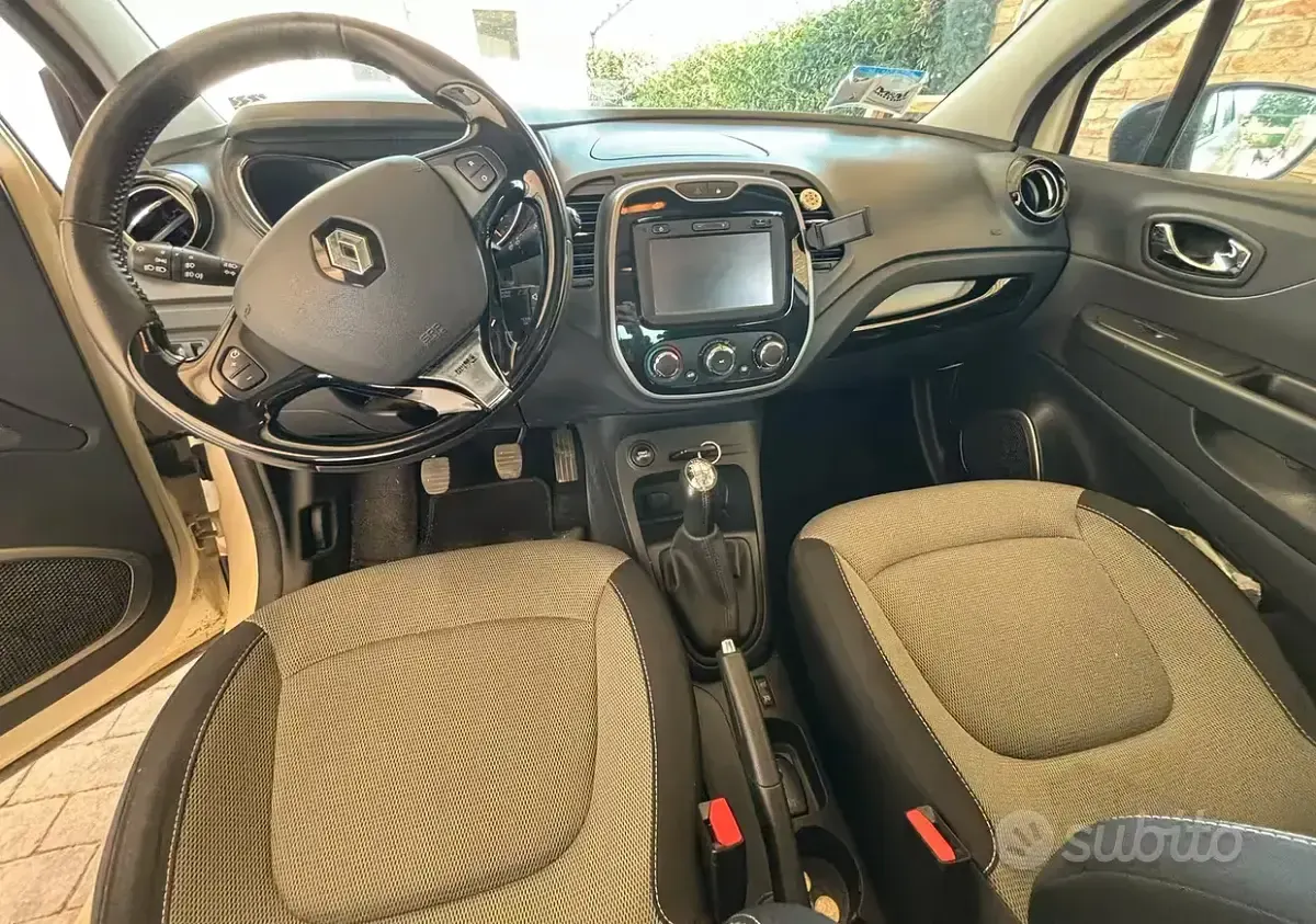 Usata Renault Captur 120 CV (88 kW) 2015 Bianco SUV