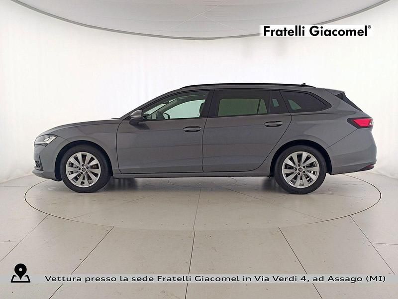 Usata Skoda Superb Selection 150 CV (110 kW) 2025 Grigio graphite metallizzato Station wagon