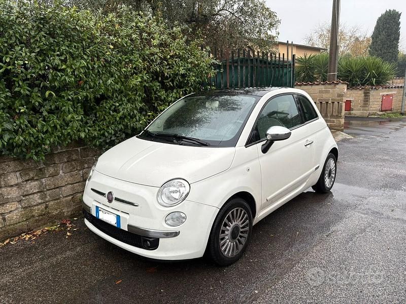 Bianco Usata 2014 Fiat 500 Lounge Due volumi | 5800 € (Buon prezzo) - Immagine 1/4