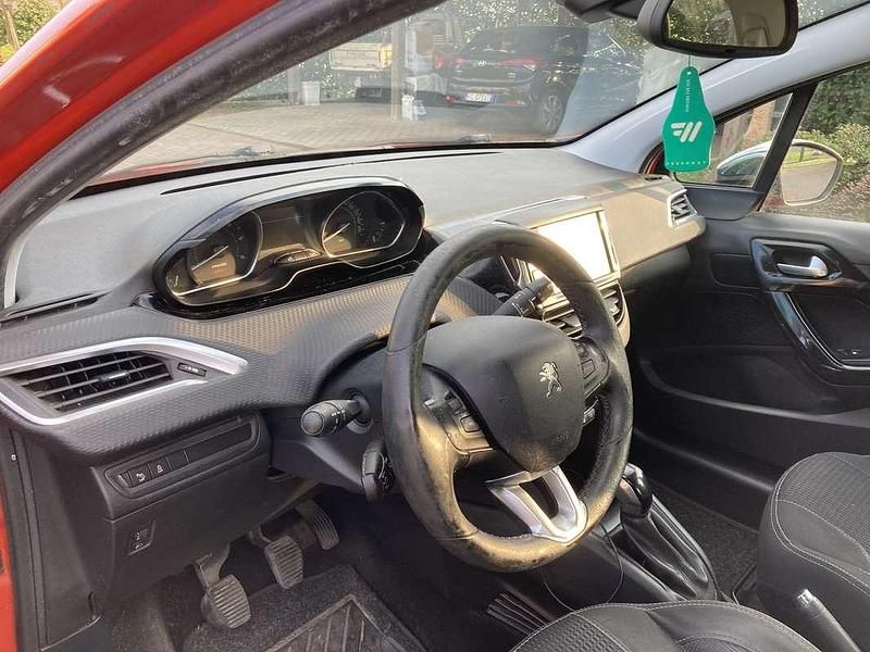 Usata Peugeot 208 Allure 75 CV (55 kW) 2016 Utilitaria