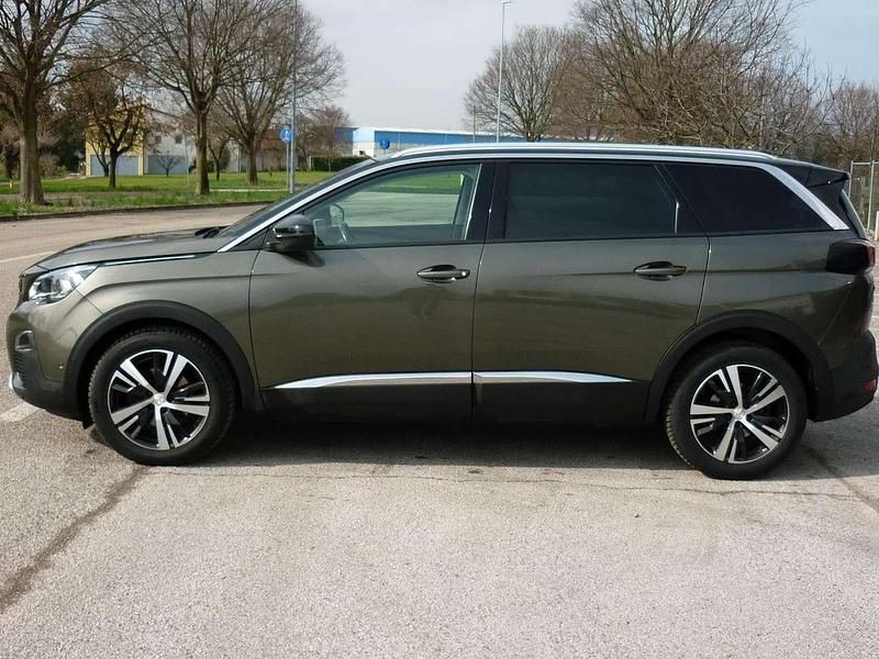 Usata Peugeot 5008 Allure 131 CV (96 kW) 2020 Grigio SUV