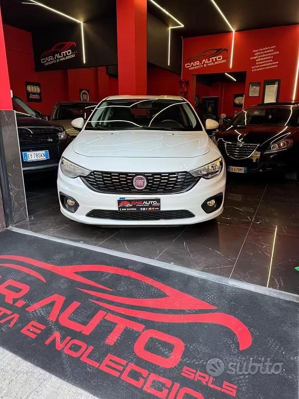Usata Fiat Tipo Lounge 120 CV (88 kW) 2017 Bianco Berlina