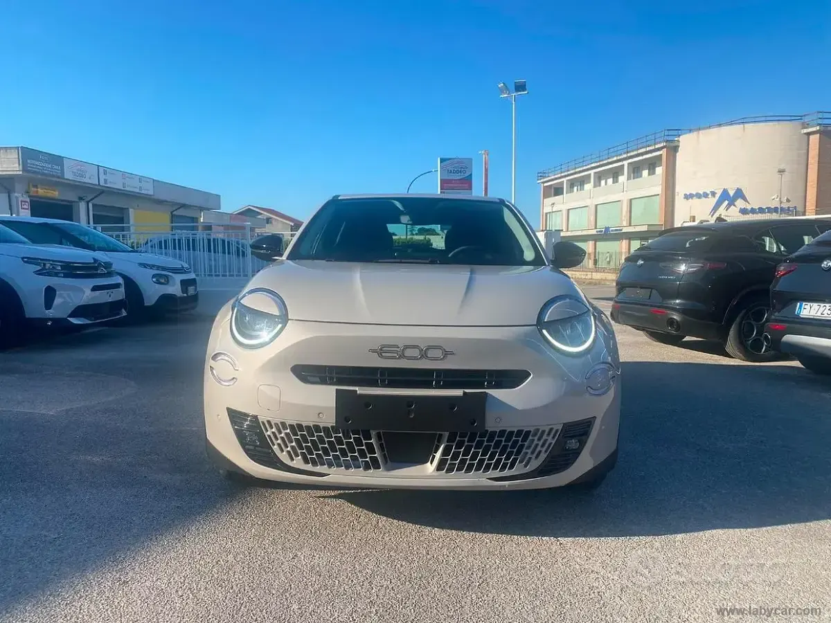 Usata Fiat 600 Icon 136 CV (100 kW) 2025 SUV