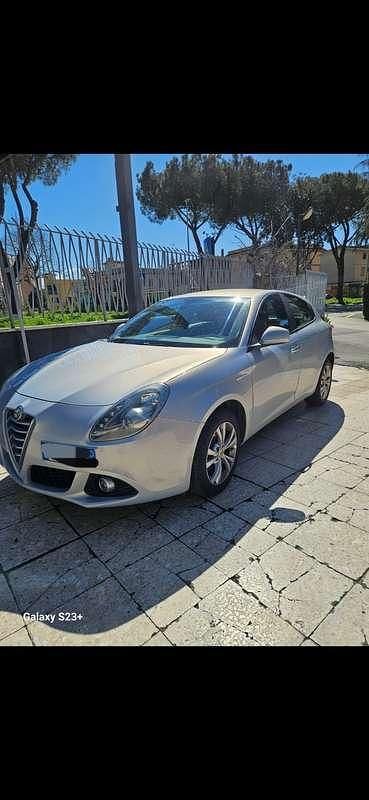 Usata Alfa Romeo Giulietta Impression 105 CV (77 kW) 2014 Blu Utilitaria