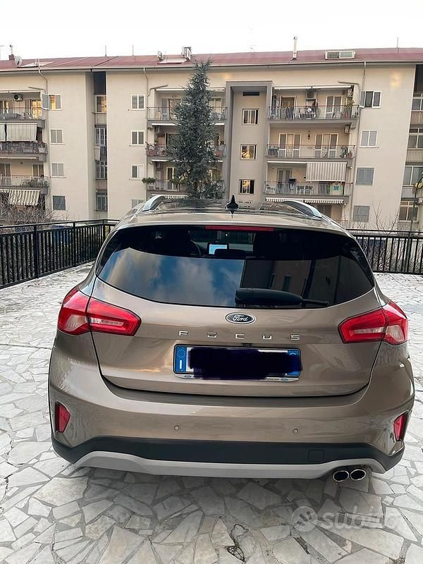 Usata Ford Focus Active 120 CV (88 kW) 2019 Grigio Berlina