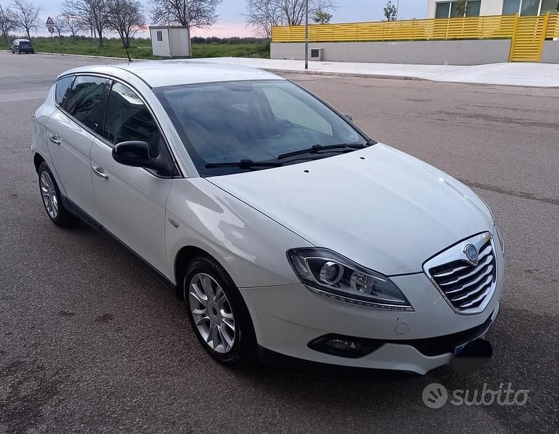 Usata Lancia Delta 105 CV (77 kW) 2012 Bianco Utilitaria