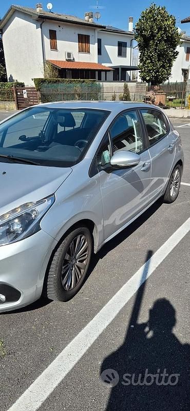 Usata Peugeot 208 Active 82 CV (60 kW) 2016 Grigio Utilitaria