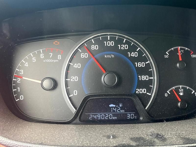 Usata Hyundai i10 136 CV (100 kW) 2015 Nero Utilitaria