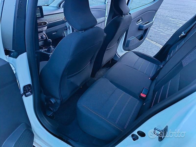 Usata Dacia Sandero Expression 101 CV (74 kW) 2024 Bianco Berlina