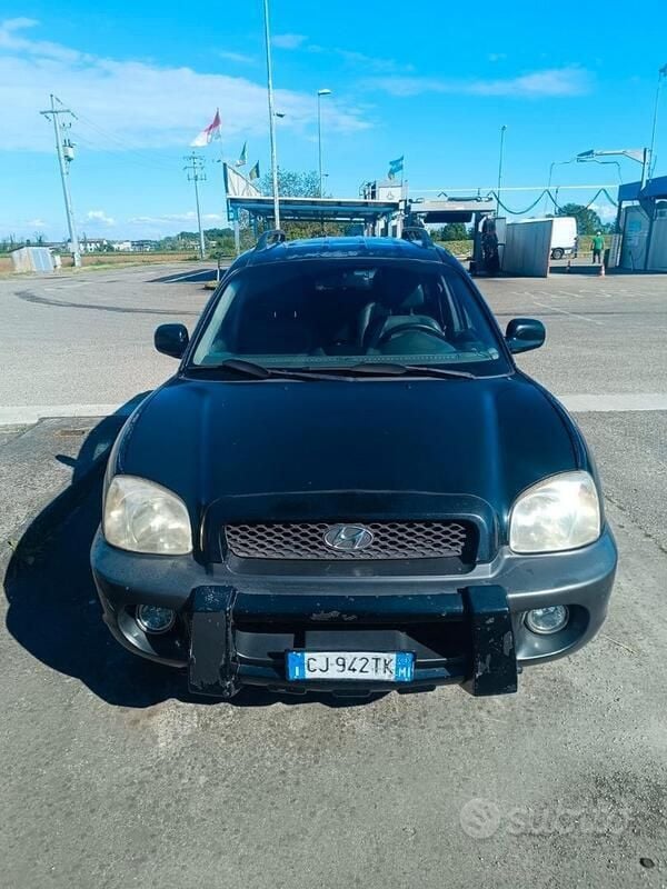 Usata Hyundai Santa Fe 112 CV (82 kW) 2003 Nero SUV