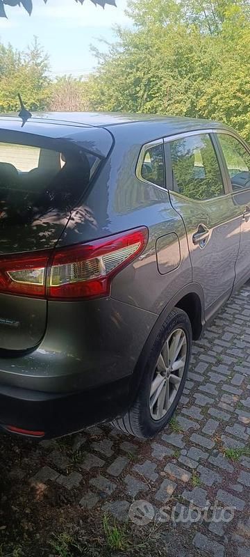 Usata Nissan Qashqai 110 CV (80 kW) 2016 Grigio SUV