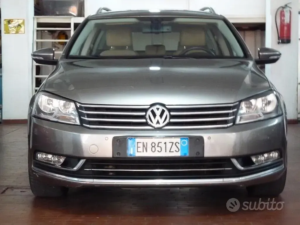 Usata VW Passat Highline 140 CV (102 kW) 2012 Marrone Station wagon