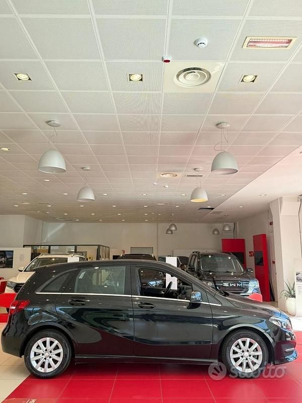 Usata Mercedes B180 Executive 109 CV (80 kW) 2016 Nero Monovolume