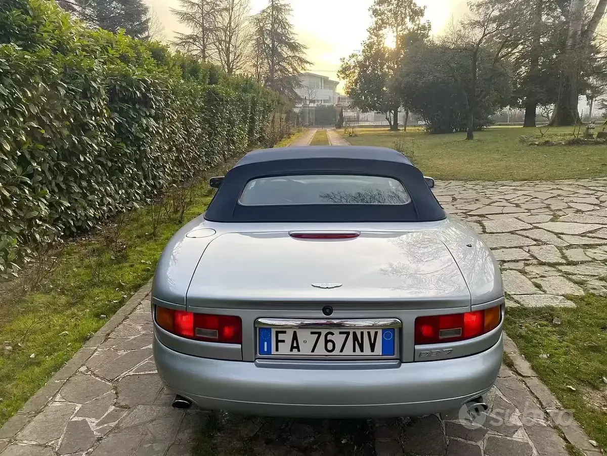 Usata Aston Martin DB7 332 CV (244 kW) 1998 Grigio Cabrio