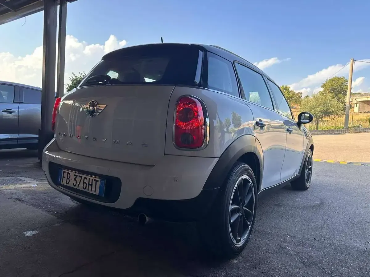Usata Mini Countryman Business 90 CV (66 kW) 2015 Bianco SUV