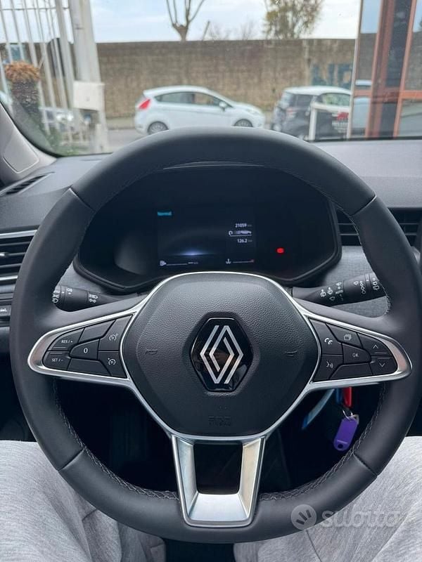 Usata Renault Clio V Equilibre 91 CV (66 kW) 2024 Grigio Berlina