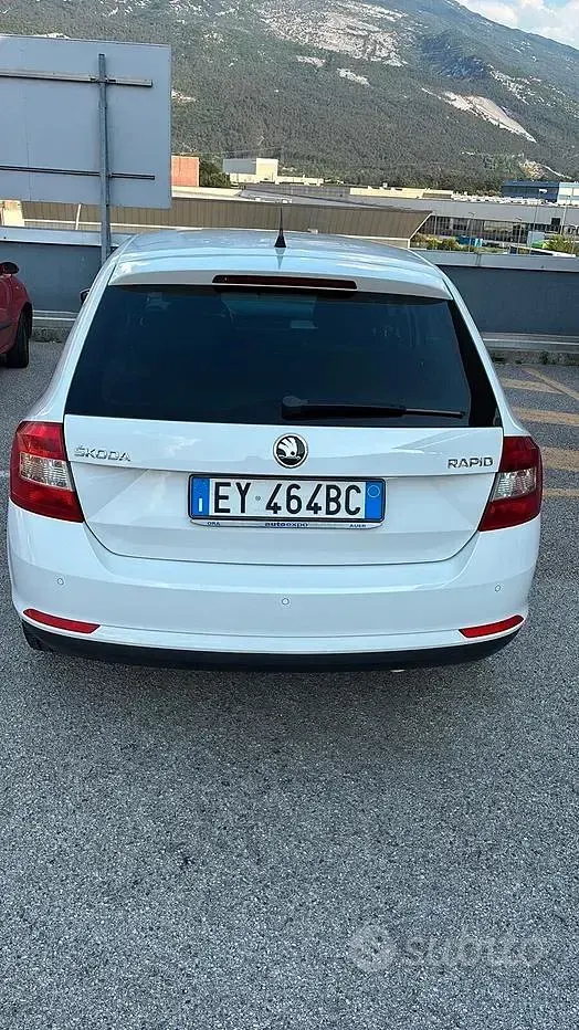 Usata Skoda Rapid Ambition 90 CV (66 kW) 2015 Bianco Utilitaria