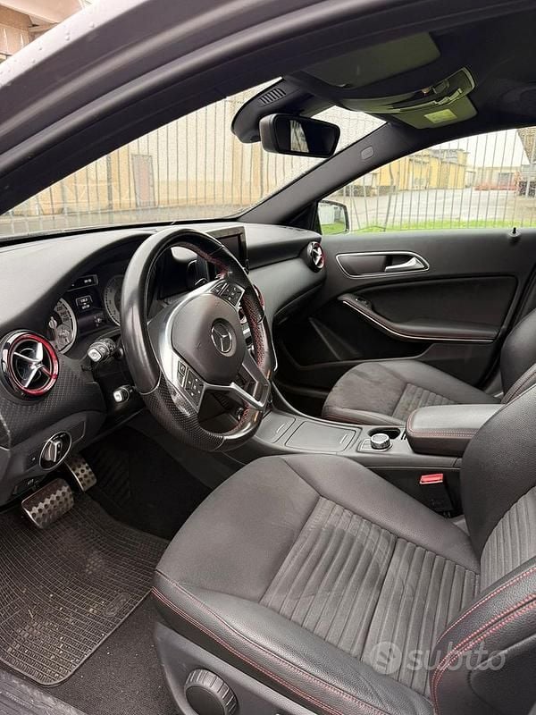 Usata Mercedes A250 211 CV (155 kW) 2015 Grigio Berlina