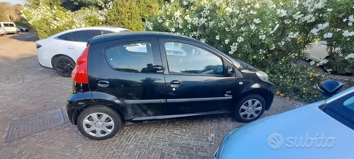 Usata Peugeot 107 68 CV (50 kW) 2011 Nero Utilitaria