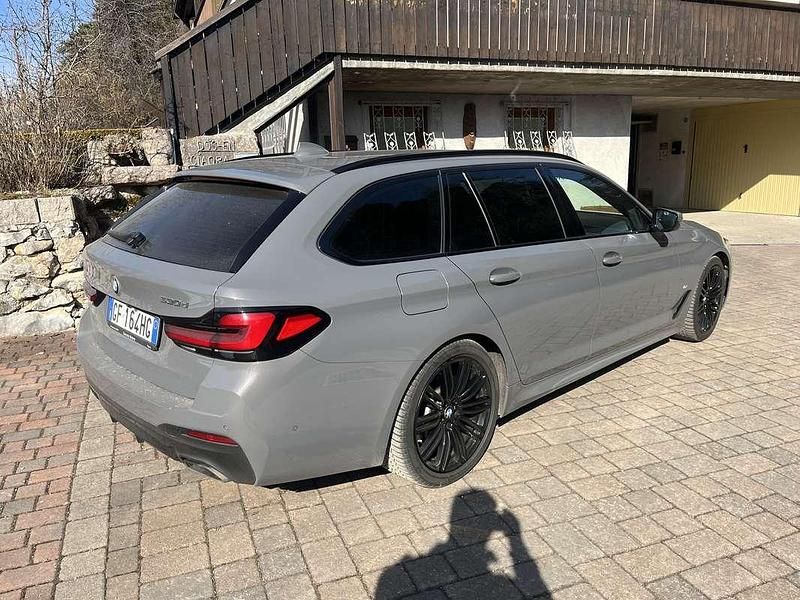Usata BMW 530 M Sport 249 CV (183 kW) 2021 Grigio Station wagon