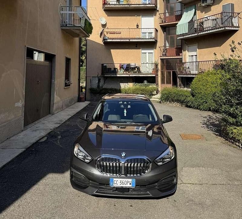 Usata 2021 BMW 118 Advantage Due volumi | 23.500 € (Buon prezzo) - Immagine 1/4