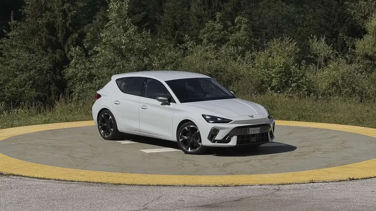Usata Cupra Leon 150 CV (110 kW) 2025 Bianco Berlina