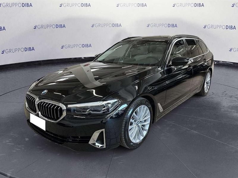Usata BMW 530 Luxury Line 249 CV (183 kW) 2023 Nero Station wagon