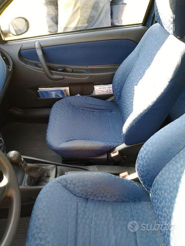 Usata Lancia Ypsilon 86 CV (63 kW) 1999 Blu Utilitaria