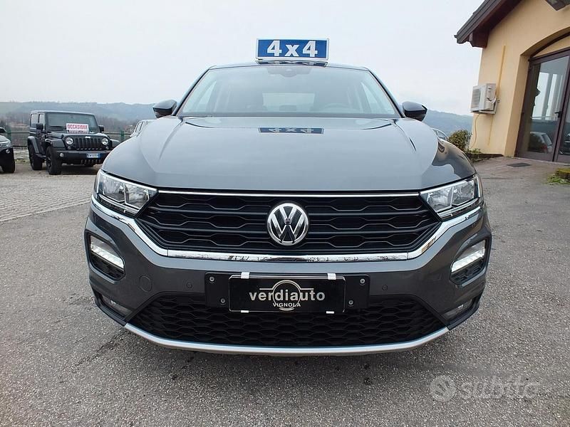 Usata VW T-Roc Style 150 CV (110 kW) 2018 Grigio tetto nero SUV