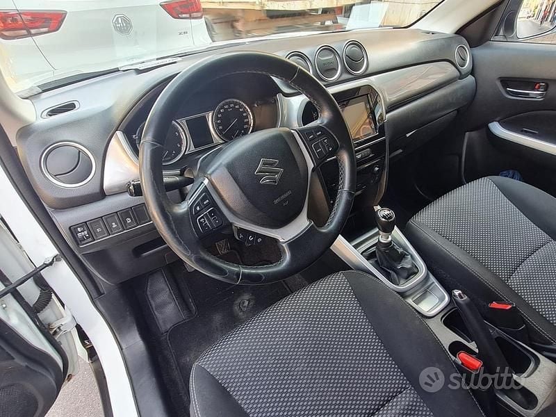 Usata Suzuki Vitara Cool 120 CV (88 kW) 2018 Bianco SUV