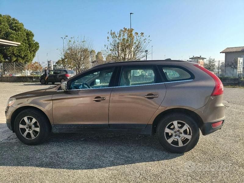 Marrone Usata 2010 Volvo XC60 SUV | 5600 € (Ottimo prezzo) - Immagine 1/4