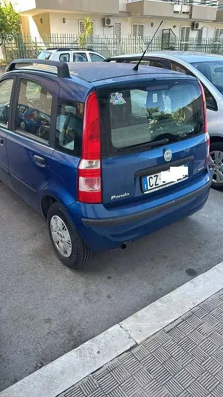 Usata Fiat Panda Emotion 69 CV (50 kW) 2005 Blu/azzurro Utilitaria