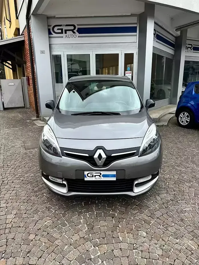 Usata Renault Scénic LIMITED 110 CV (80 kW) 2016 Grigio Monovolume
