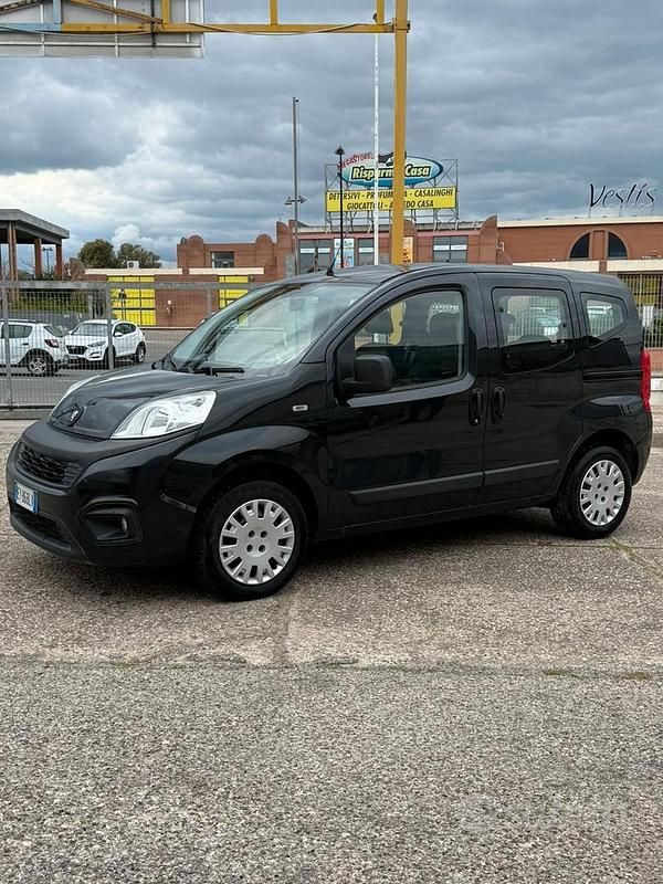 Usata Peugeot Bipper 75 CV (55 kW) 2015 Monovolume