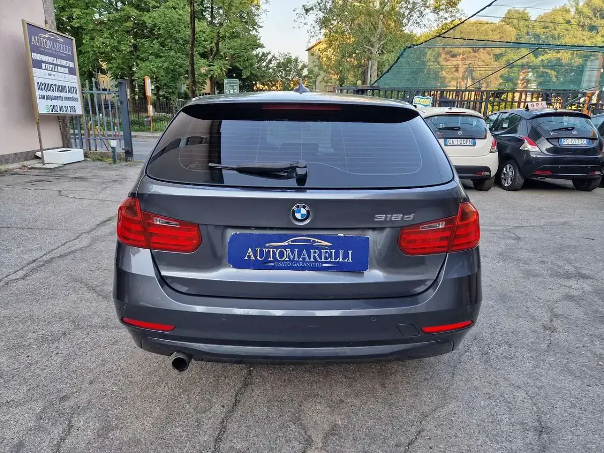 Begagnad BMW 318 Luxury Line 143 HK (105 kW) 2014 Grå Kombi