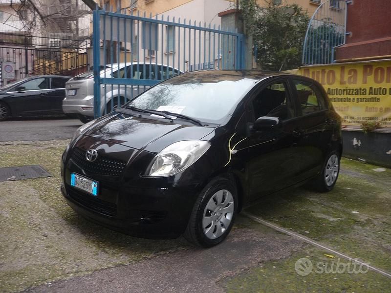 Usata Toyota Yaris Sol 69 CV (50 kW) 2008 Nero Berlina